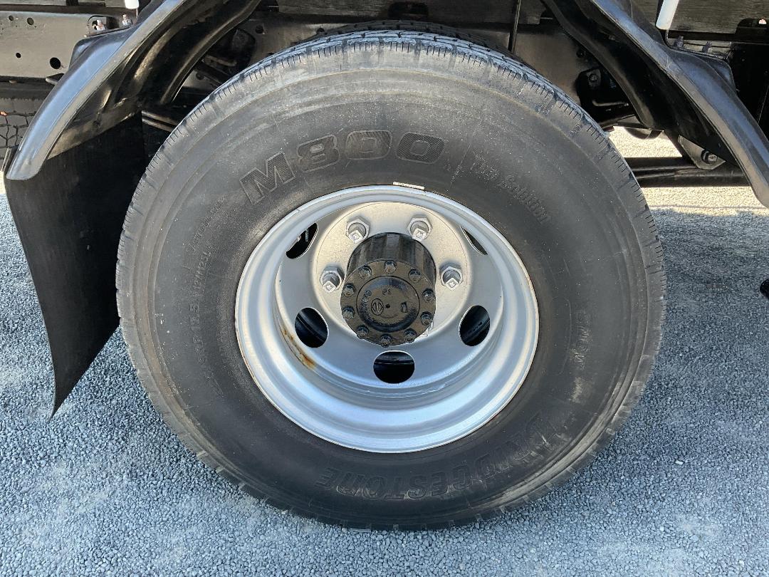 Photo '51' of Hino Ranger Flat Deck Crane