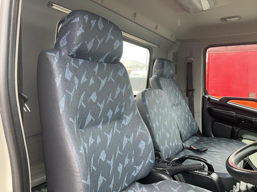 Photo '19' of Hino Ranger Flat Deck Crane Photo '19' of Hino Ranger Flat Deck Crane