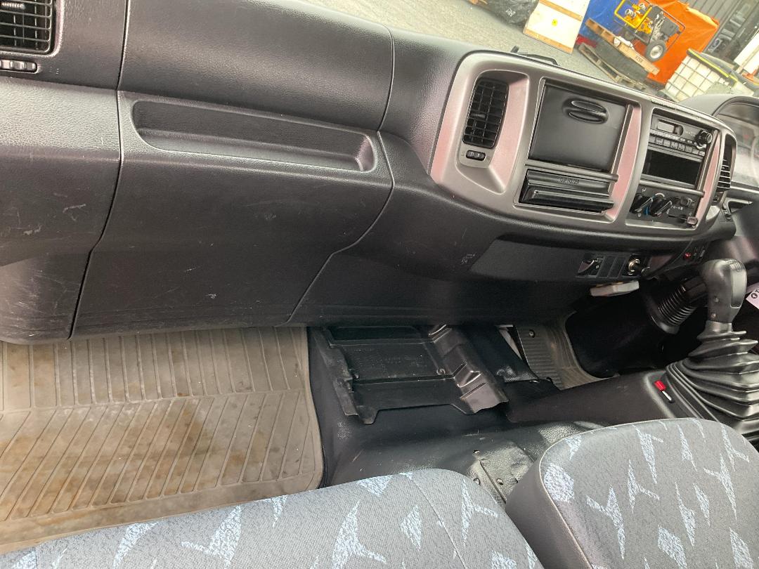 Photo '23' of Hino Ranger Flat Deck Crane Photo '23' of Hino Ranger Flat Deck Crane