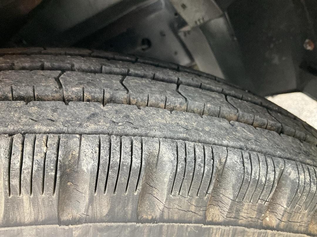 Photo '43' of Hino Ranger Flat Deck Crane Photo '43' of Hino Ranger Flat Deck Crane