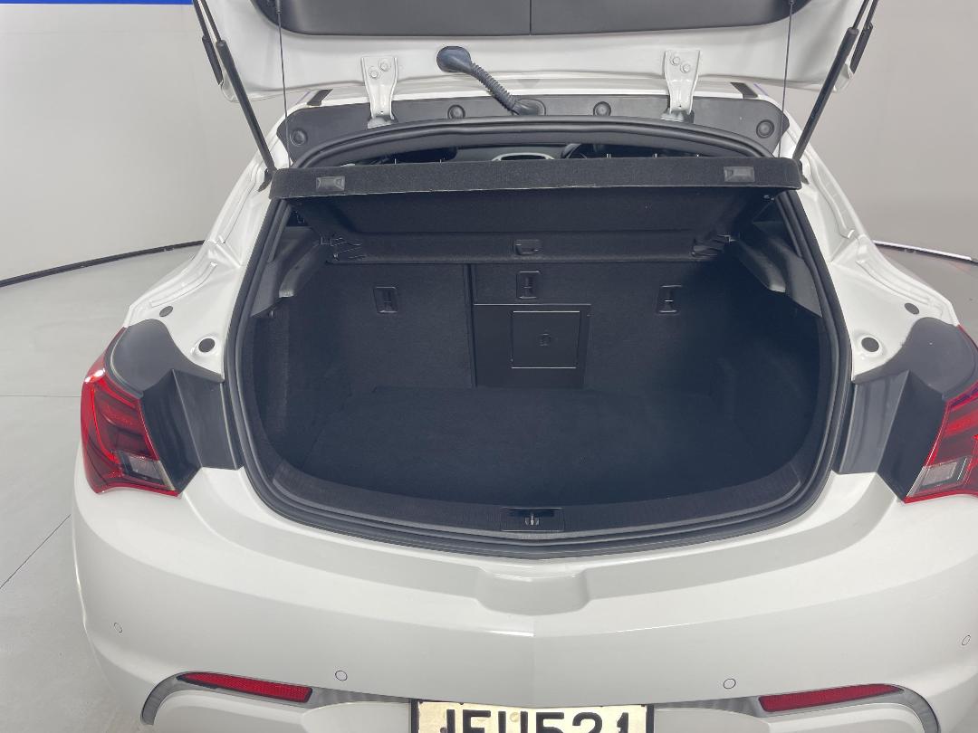 Photo '14' of Holden Astra