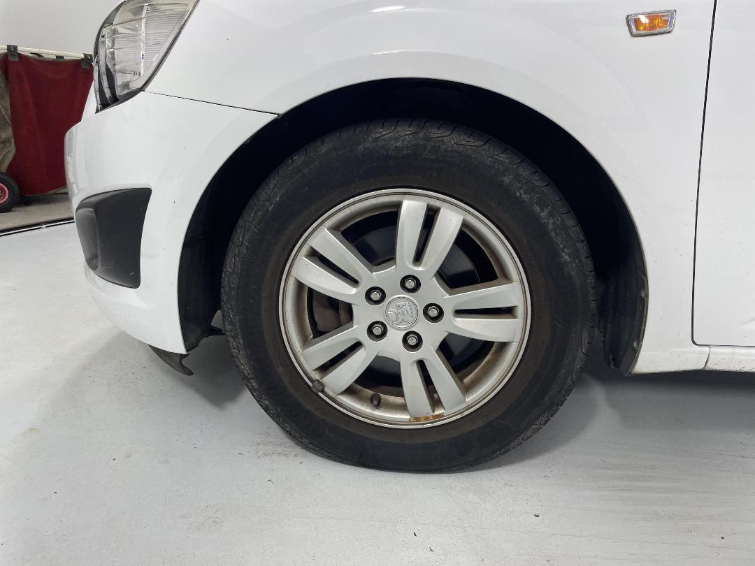 Photo '10' of Holden Barina