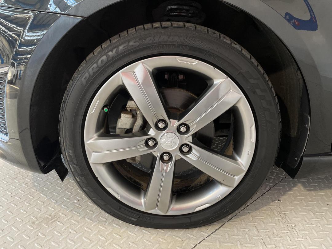 Photo '8' of Holden Barina RS