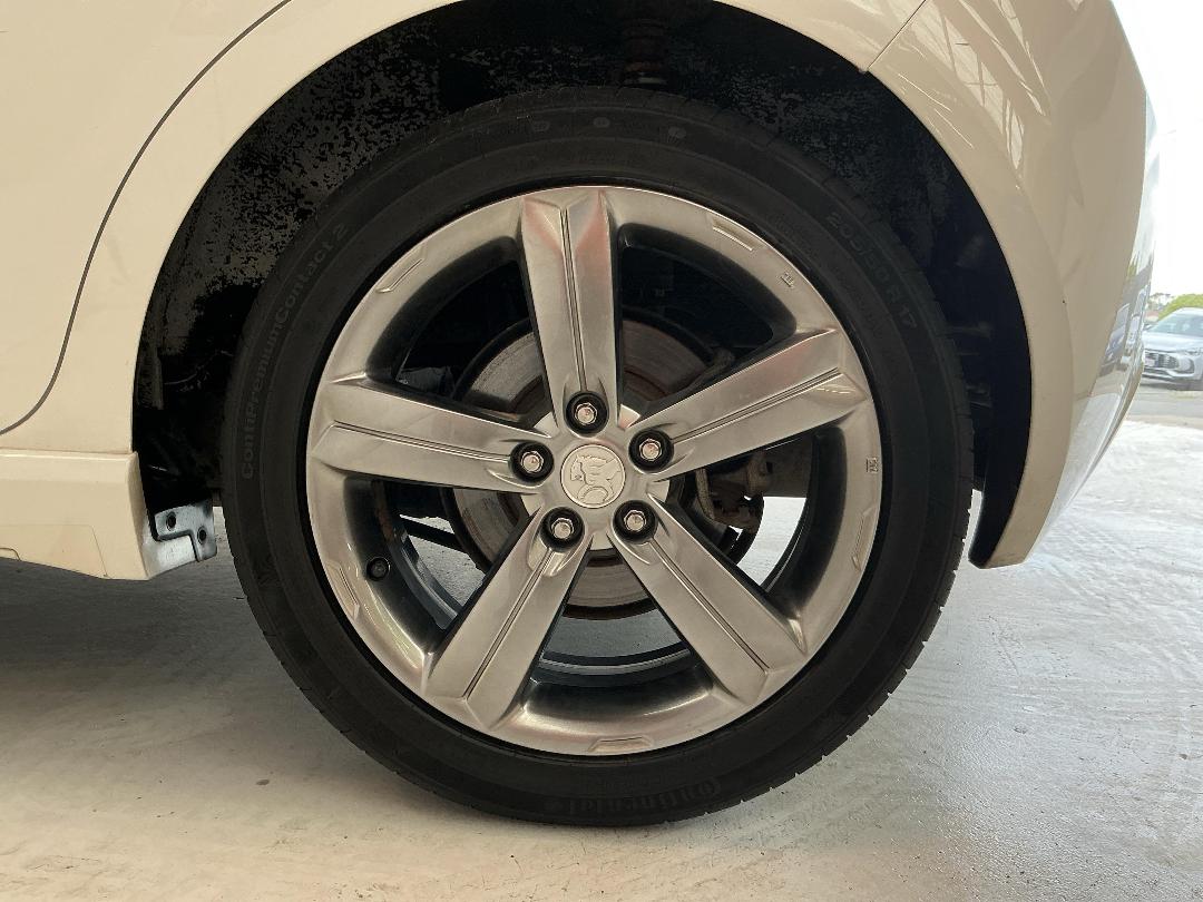 Photo '11' of Holden Barina