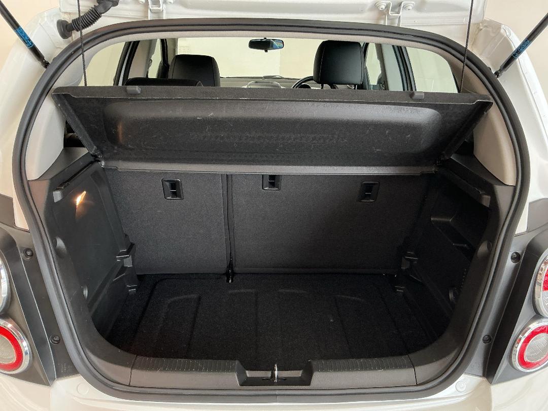 Photo '14' of Holden Barina