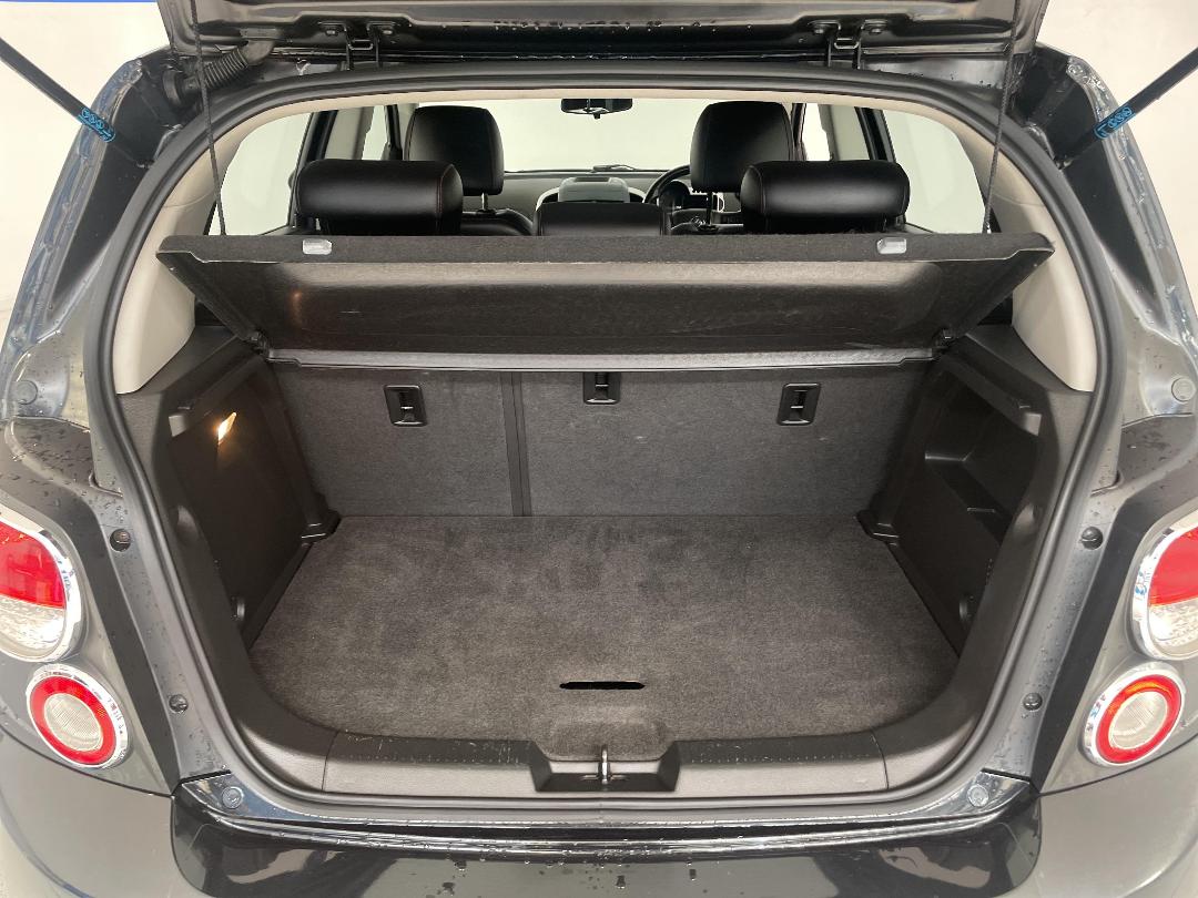 Photo '14' of Holden Barina