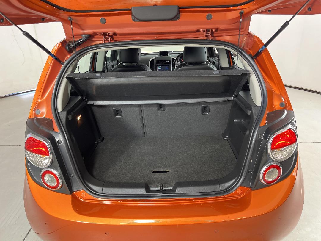 Photo '38' of Holden Barina