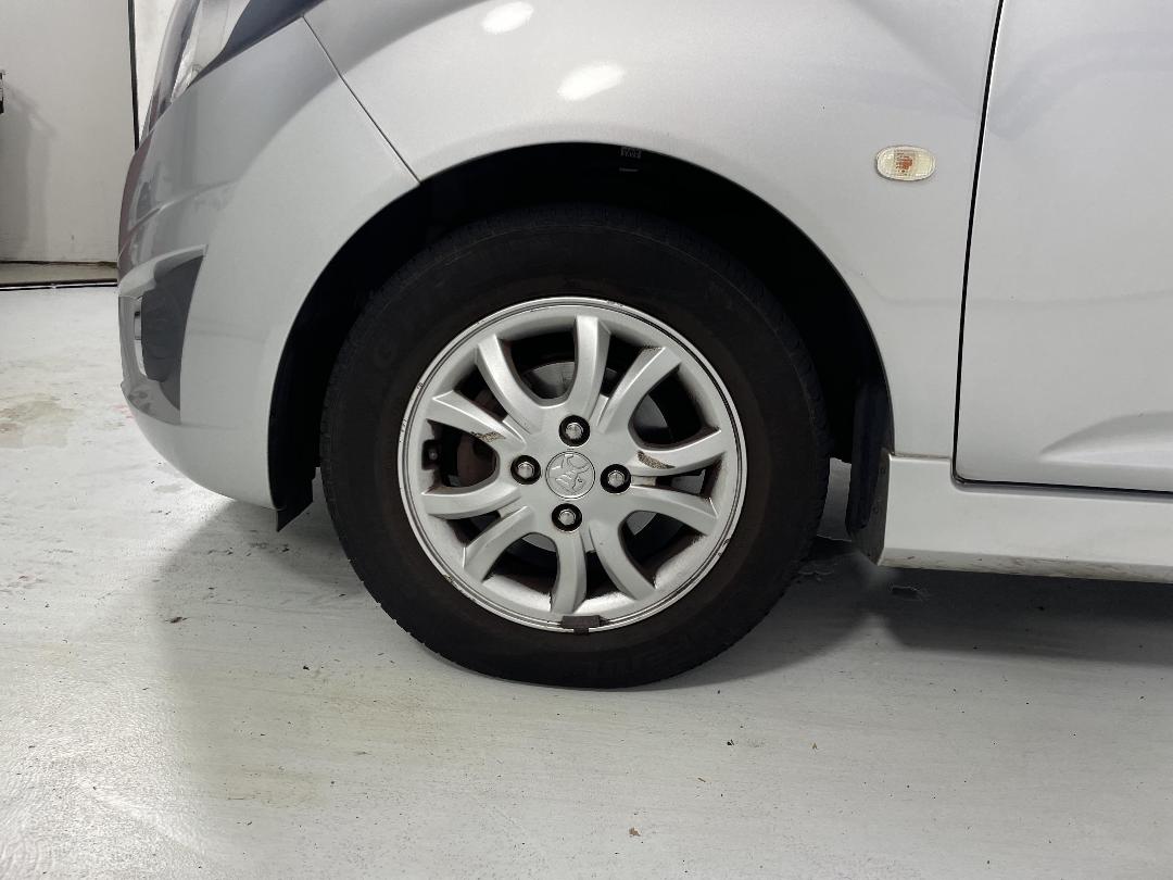 Photo '10' of Holden Barina Spark