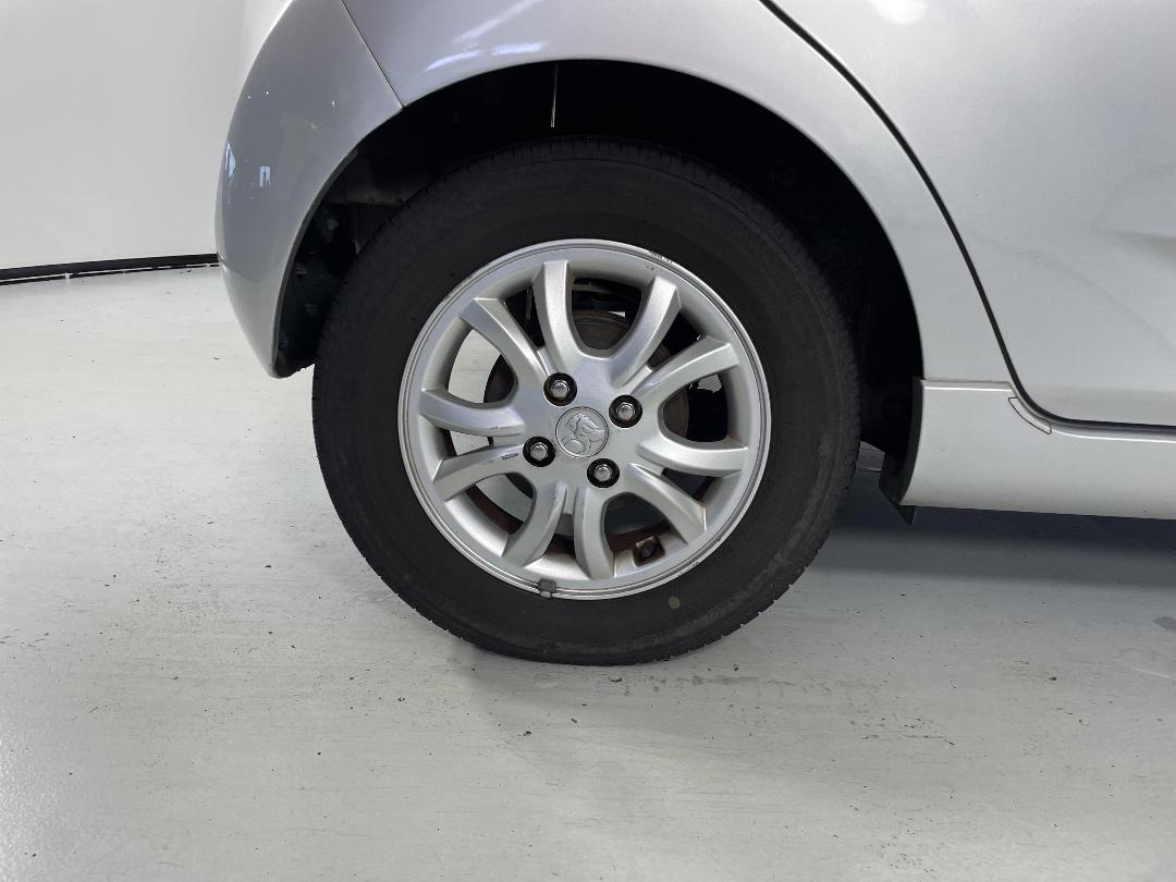 Photo '12' of Holden Barina Spark