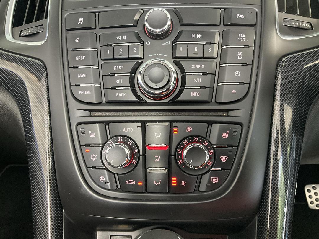 Photo '27' of Holden Cascada Photo '27' of Holden Cascada