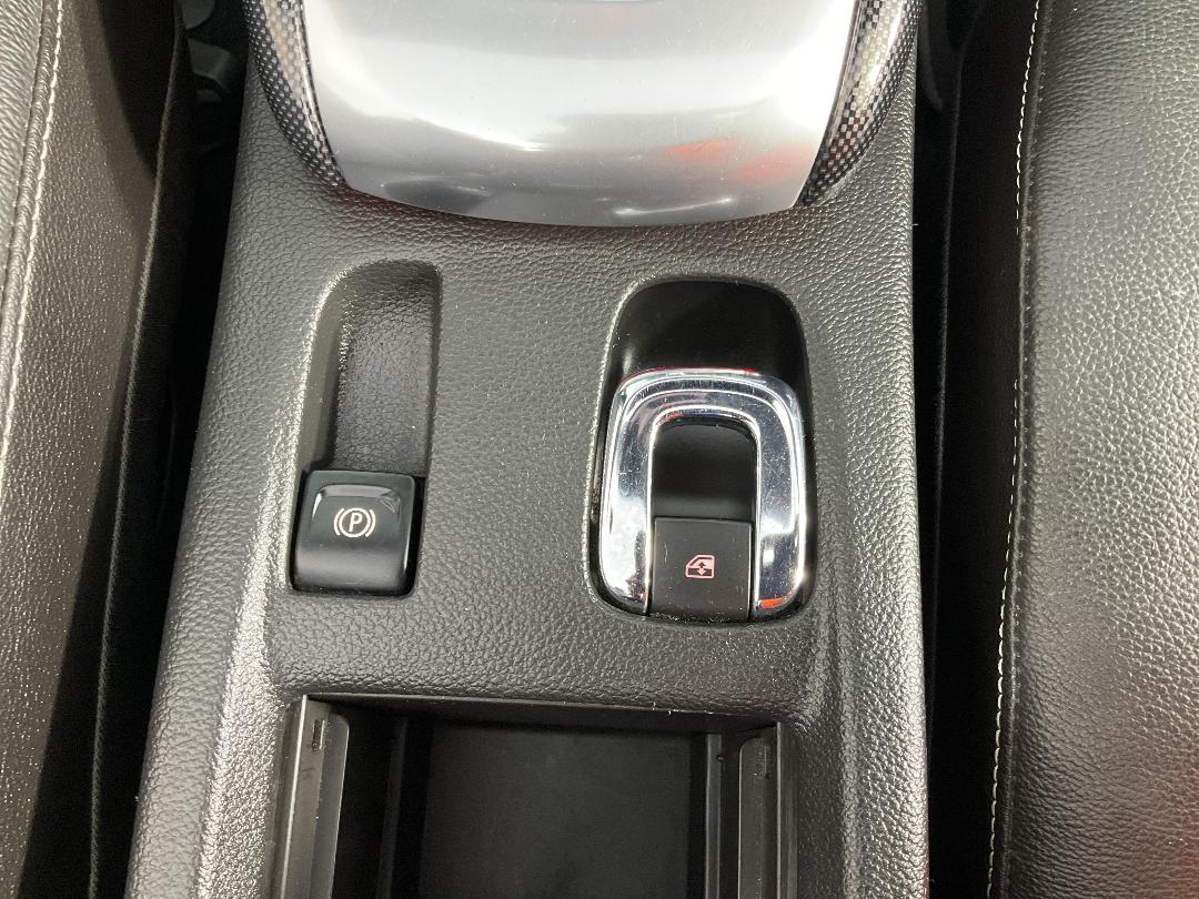 Photo '28' of Holden Cascada Photo '28' of Holden Cascada