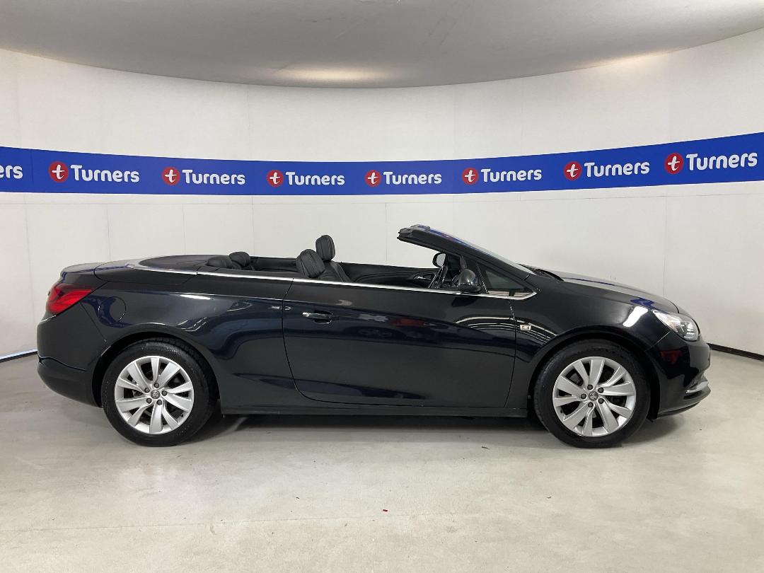 Photo '32' of Holden Cascada Photo '32' of Holden Cascada