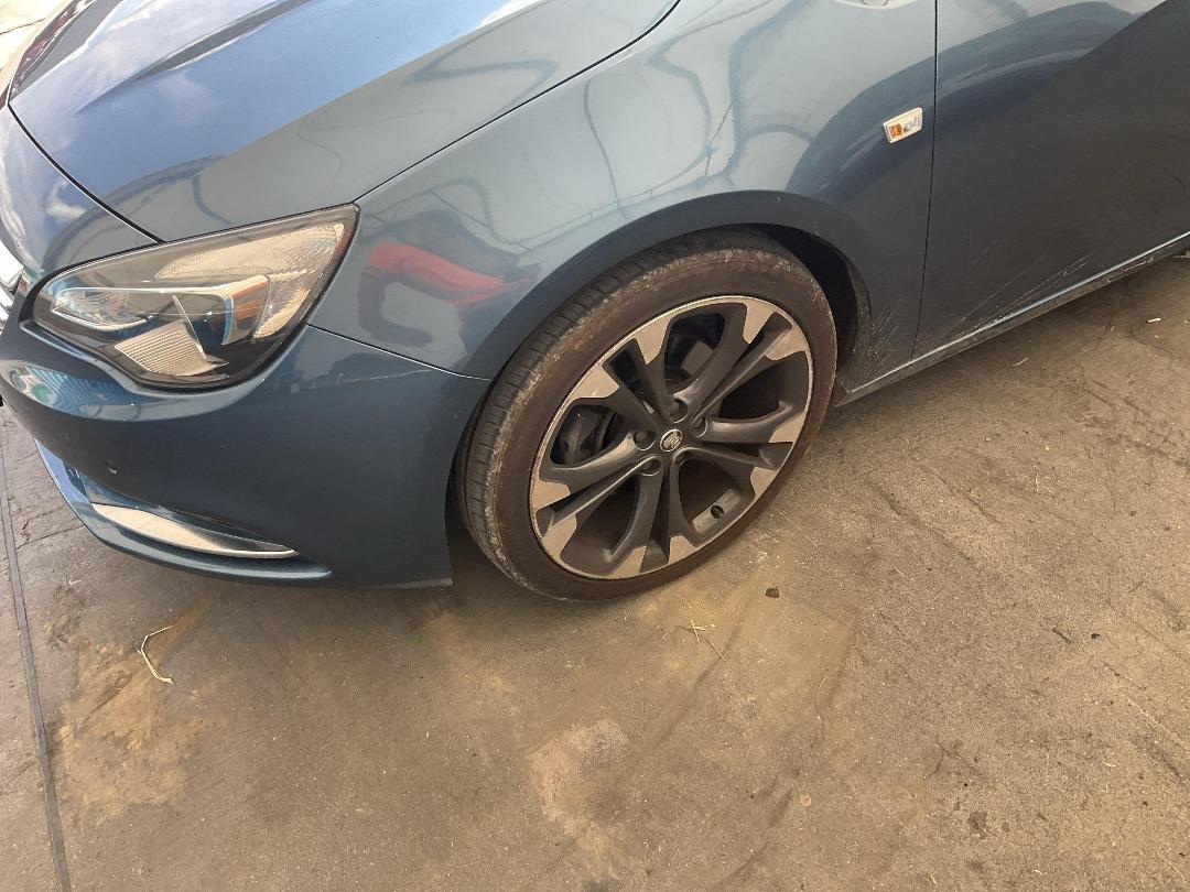 Photo '7' of Holden Cascada