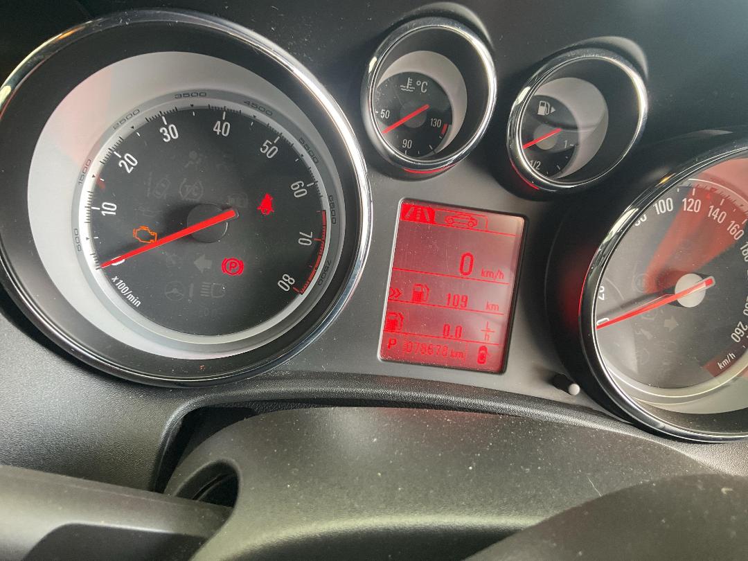 Photo '17' of Holden Cascada