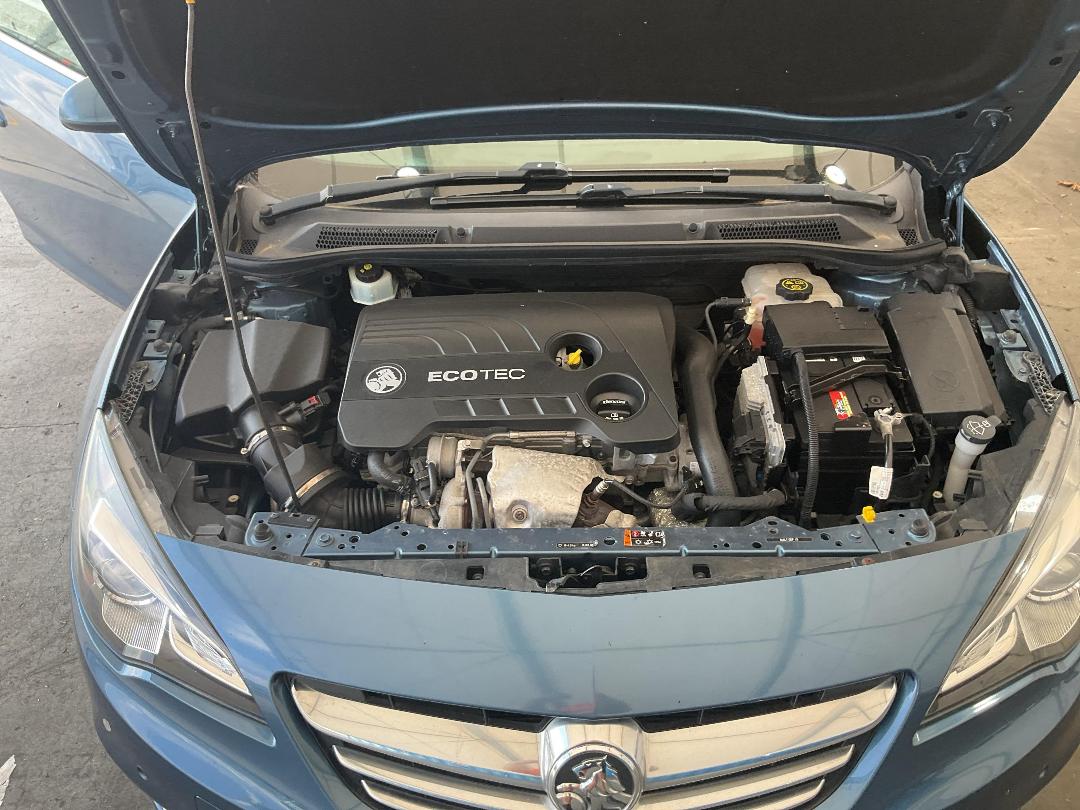 Photo '15' of Holden Cascada