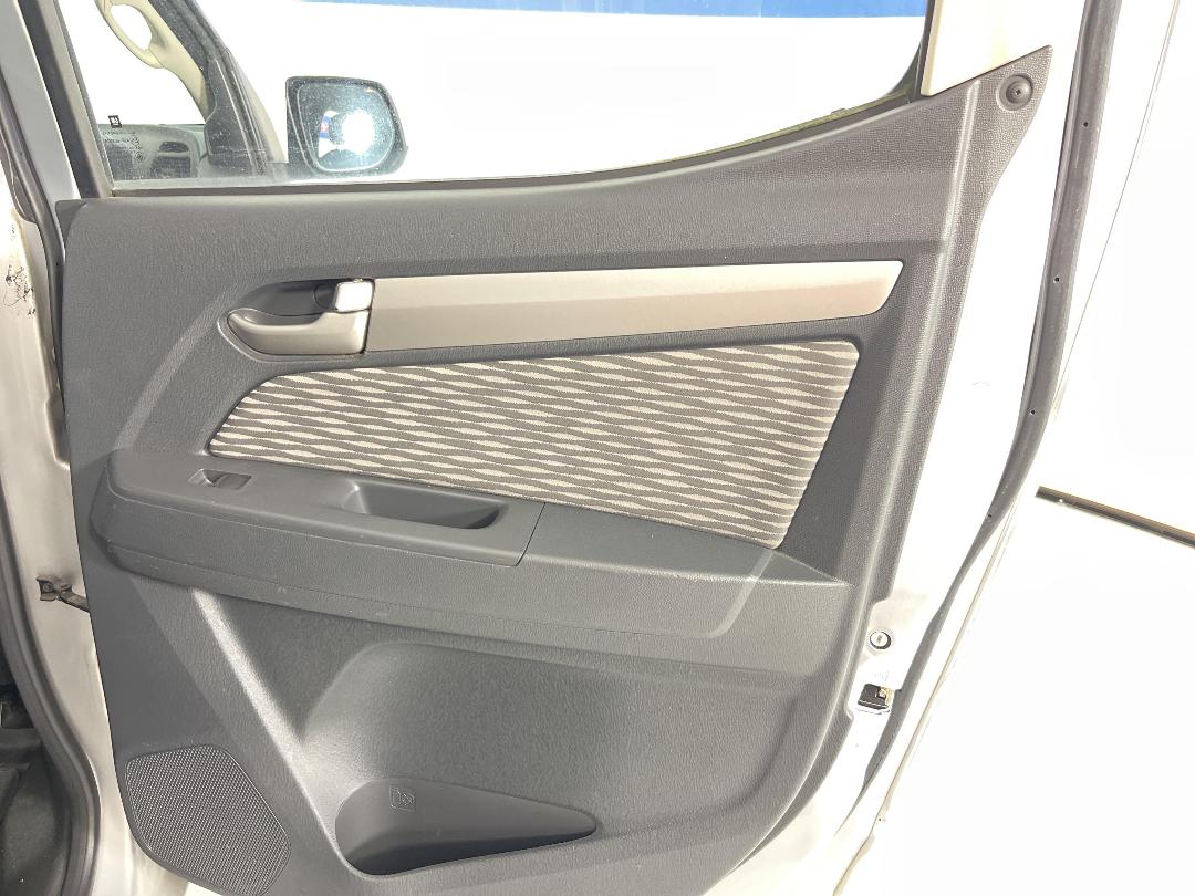 Photo '19' of Holden Colorado