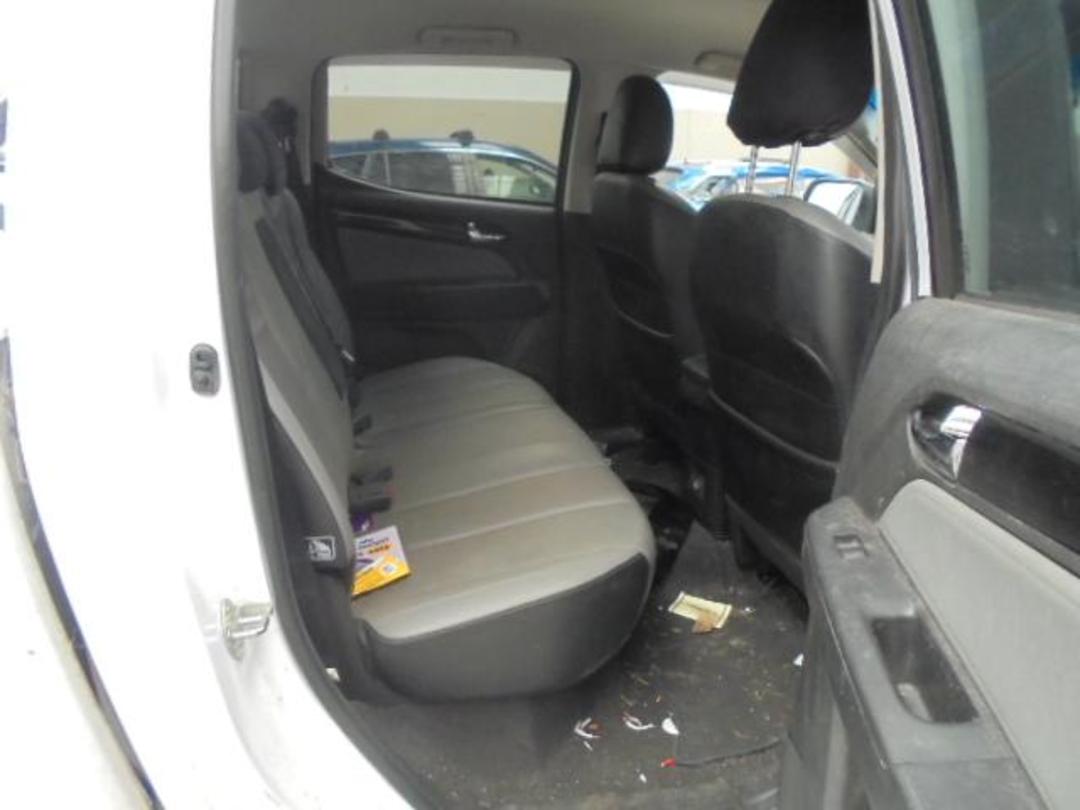 Photo '10' of Holden Colorado Storm