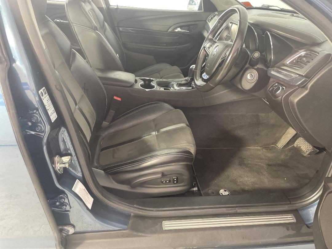 Photo '16' of Holden Commodore Photo '16' of Holden Commodore