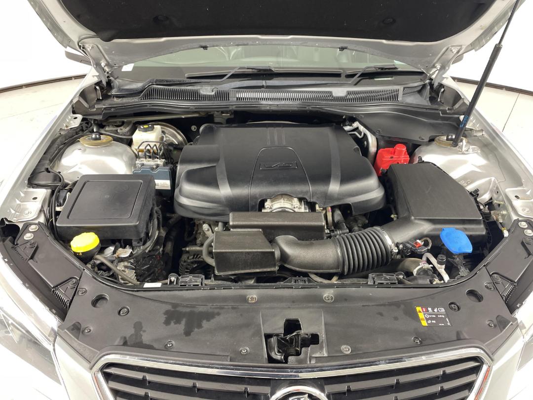 Photo '13' of Holden Commodore Photo '13' of Holden Commodore