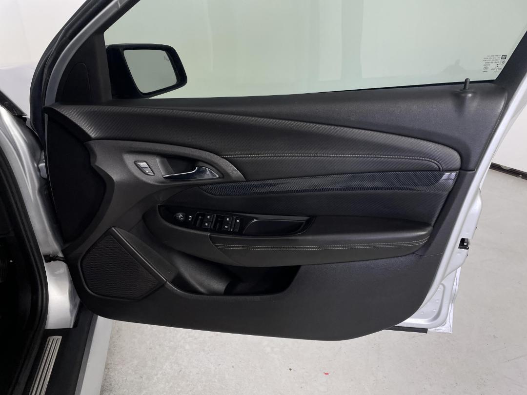 Photo '15' of Holden Commodore Photo '15' of Holden Commodore