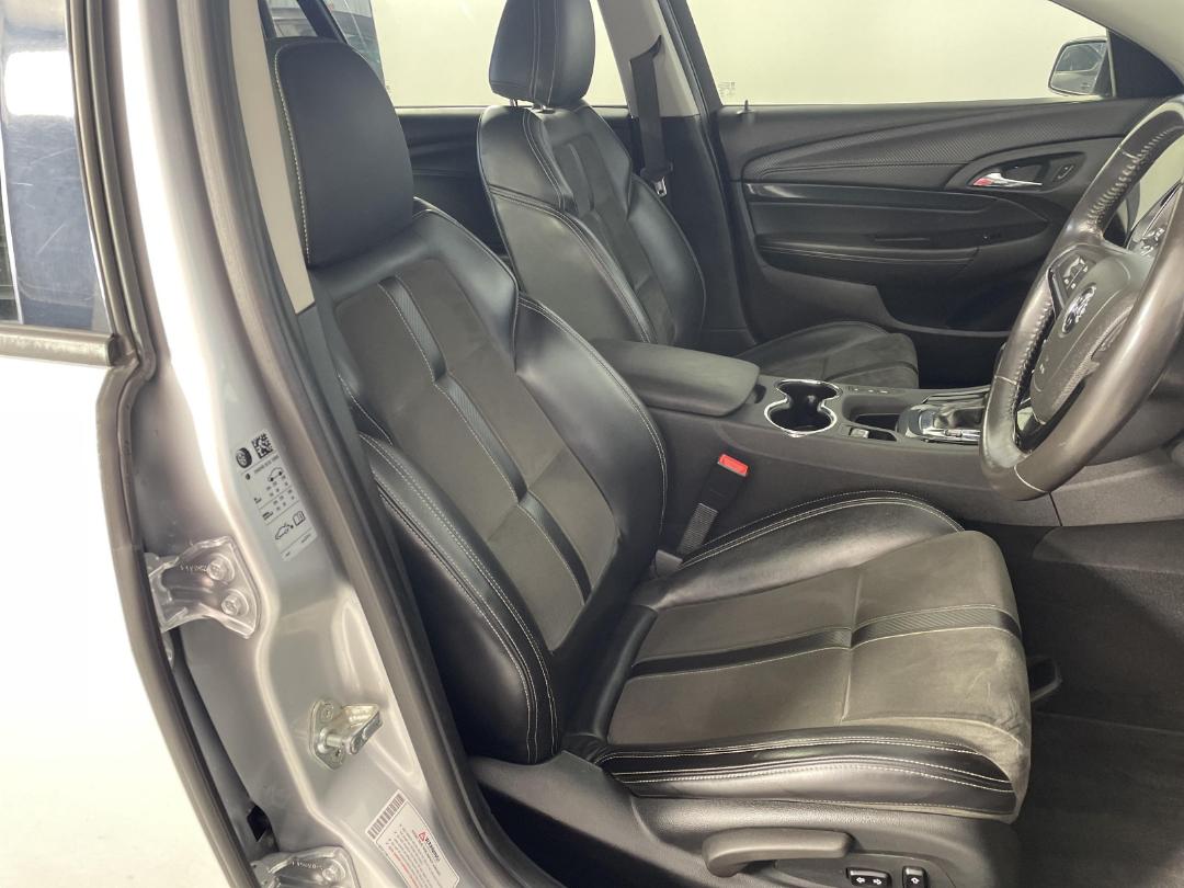 Photo '16' of Holden Commodore Photo '16' of Holden Commodore