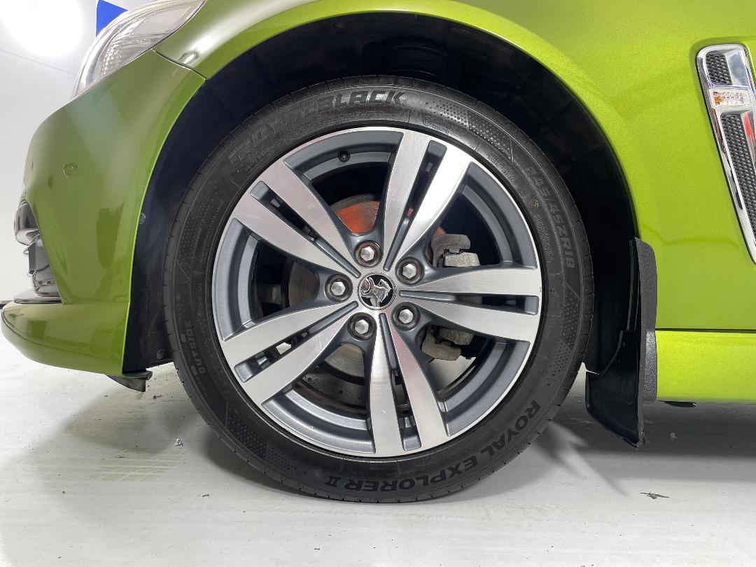 Photo '10' of Holden Commodore Photo '10' of Holden Commodore