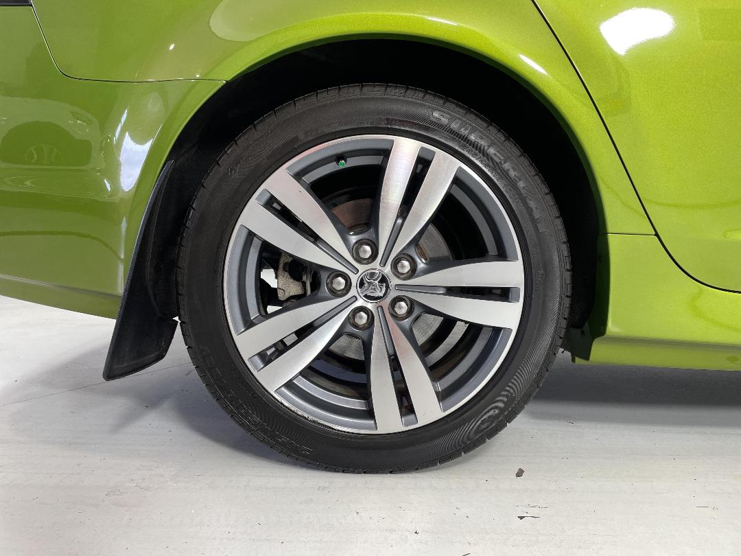 Photo '12' of Holden Commodore Photo '12' of Holden Commodore