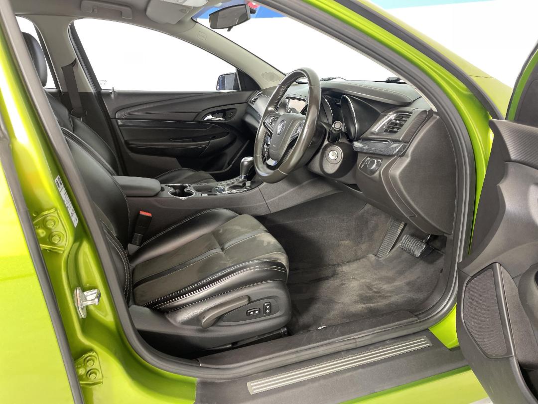 Photo '16' of Holden Commodore Photo '16' of Holden Commodore