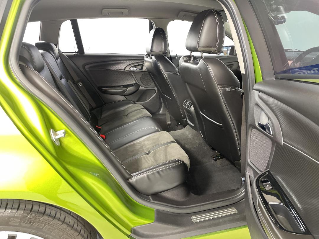 Photo '20' of Holden Commodore Photo '20' of Holden Commodore