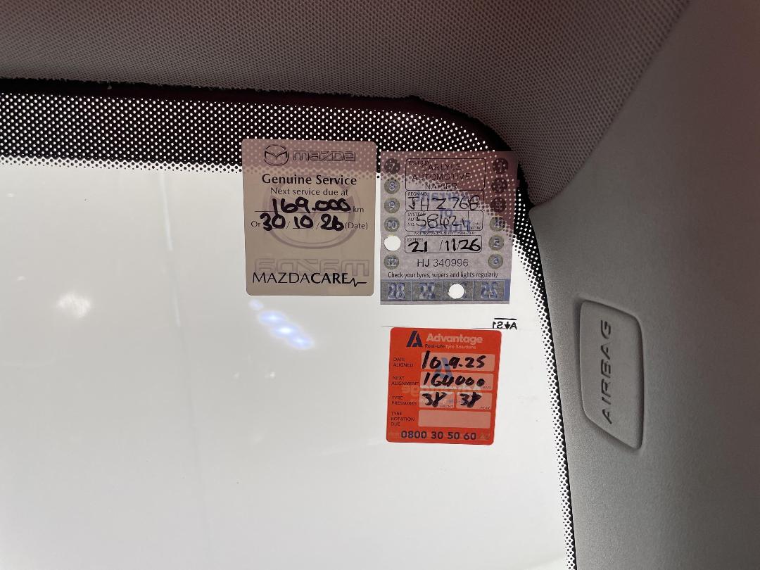 Photo '25' of Holden Commodore Photo '25' of Holden Commodore