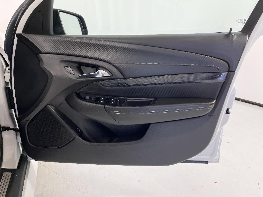 Photo '15' of Holden Commodore Photo '15' of Holden Commodore