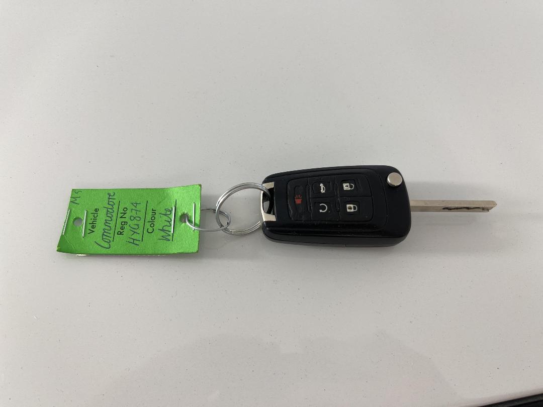 Photo '22' of Holden Commodore Photo '22' of Holden Commodore