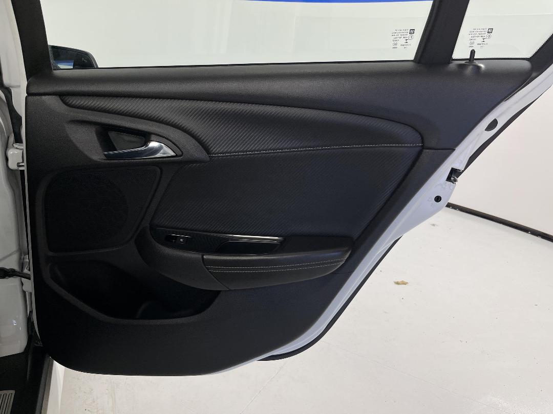 Photo '19' of Holden Commodore Photo '19' of Holden Commodore