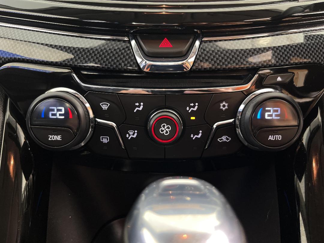 Photo '28' of Holden Commodore Photo '28' of Holden Commodore