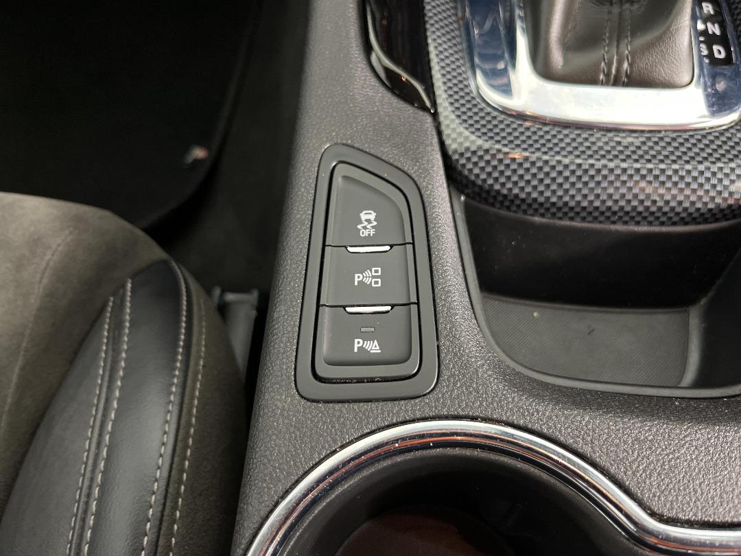 Photo '30' of Holden Commodore Photo '30' of Holden Commodore