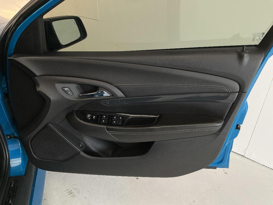 Photo '15' of Holden Commodore Photo '15' of Holden Commodore