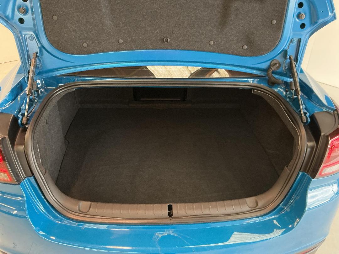 Photo '14' of Holden Commodore Photo '14' of Holden Commodore