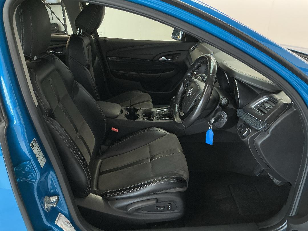 Photo '16' of Holden Commodore Photo '16' of Holden Commodore