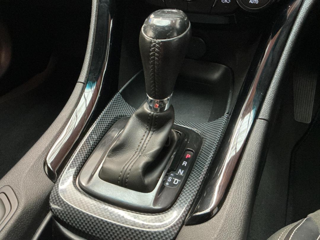 Photo '23' of Holden Commodore Photo '23' of Holden Commodore