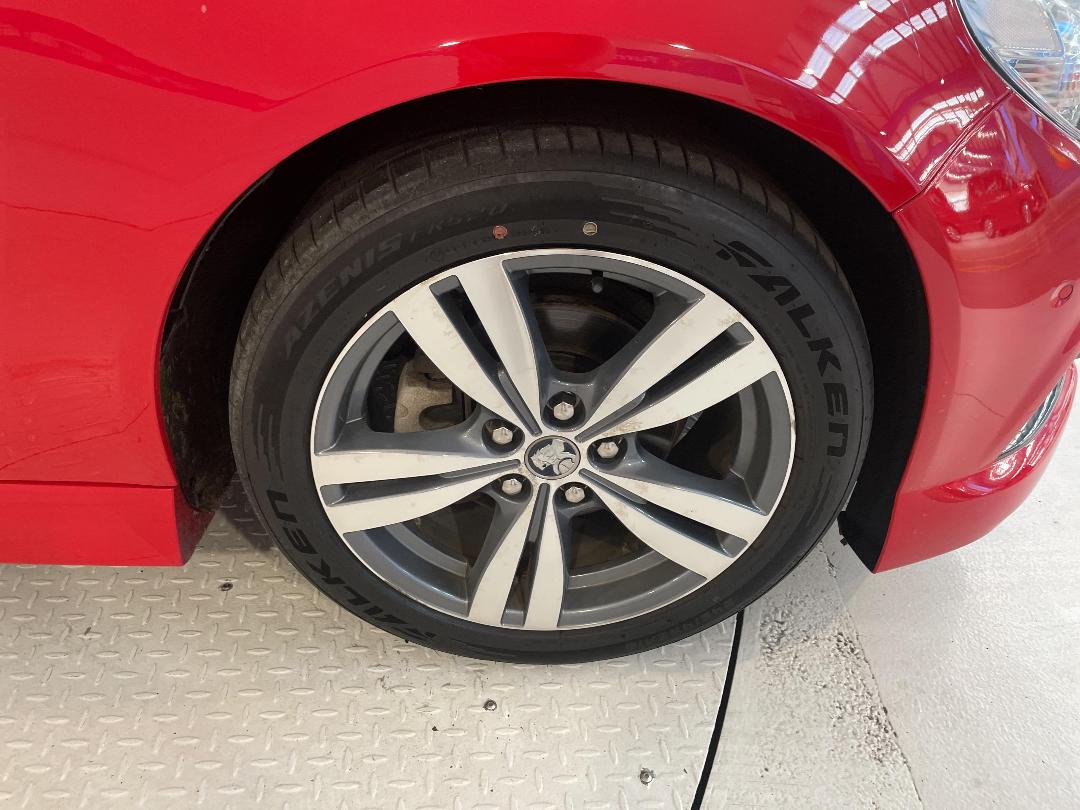 Photo '9' of Holden Commodore Photo '9' of Holden Commodore