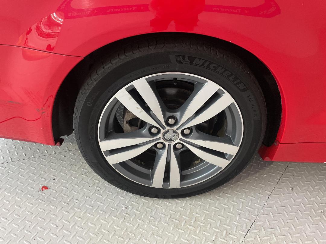 Photo '12' of Holden Commodore Photo '12' of Holden Commodore