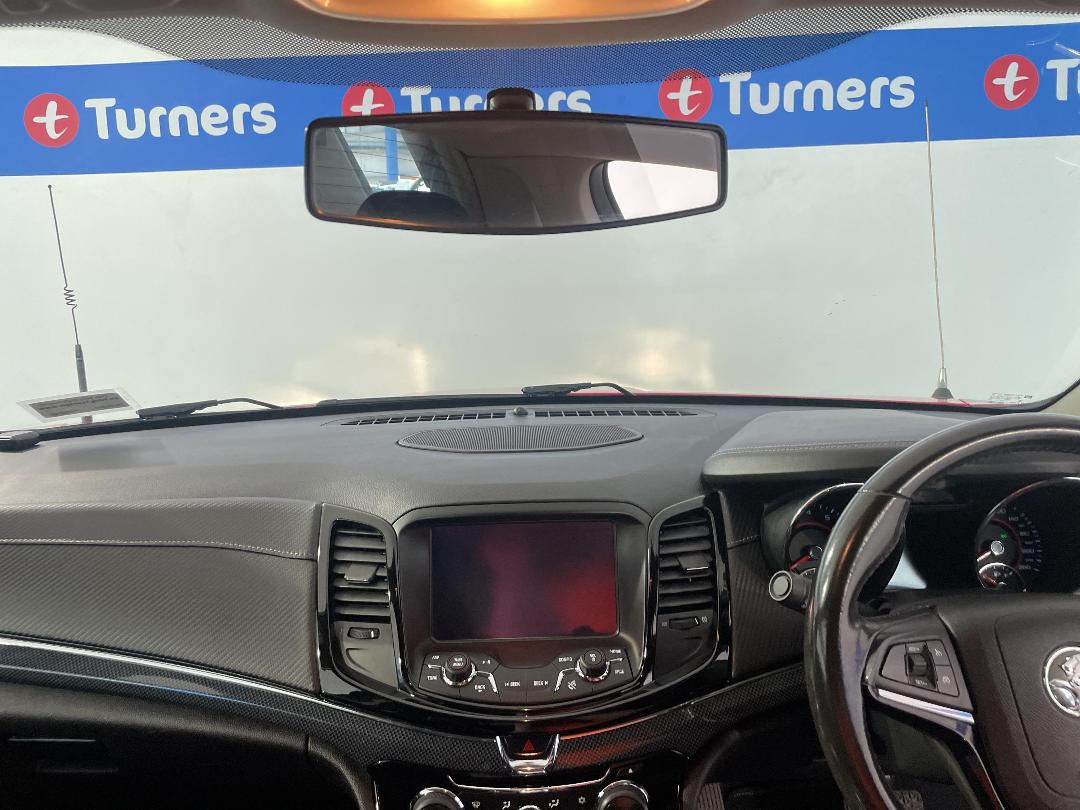 Photo '17' of Holden Commodore Photo '17' of Holden Commodore