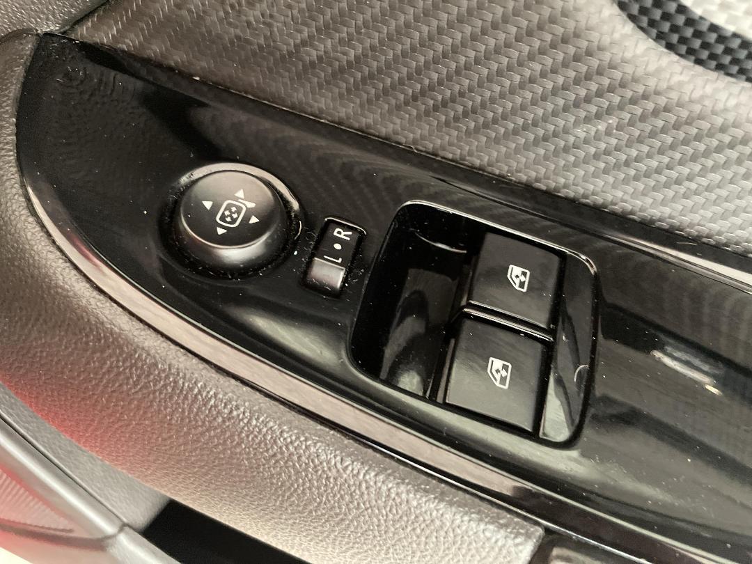 Photo '21' of Holden Commodore Photo '21' of Holden Commodore