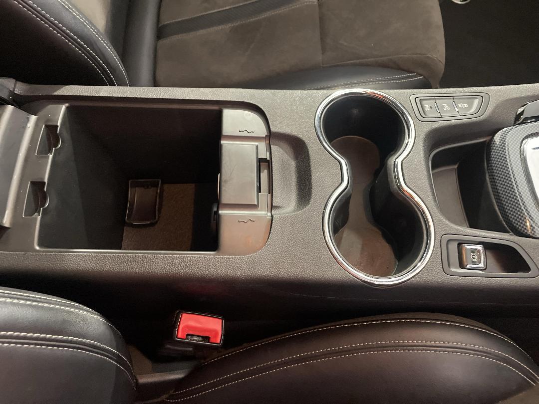 Photo '30' of Holden Commodore Photo '30' of Holden Commodore