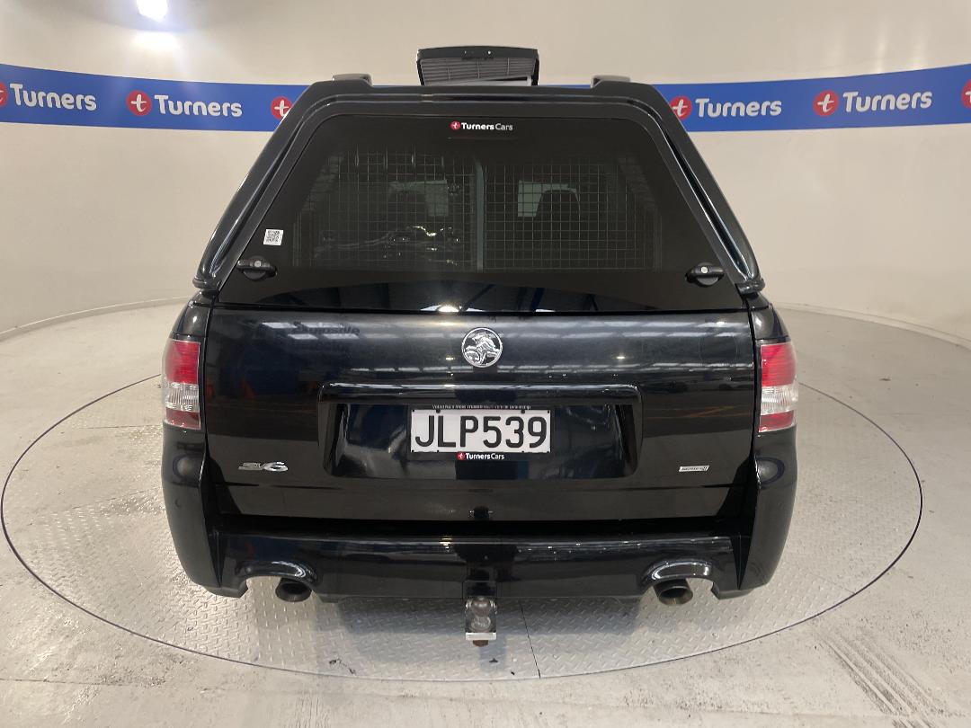 Photo '6' of Holden Commodore Photo '6' of Holden Commodore