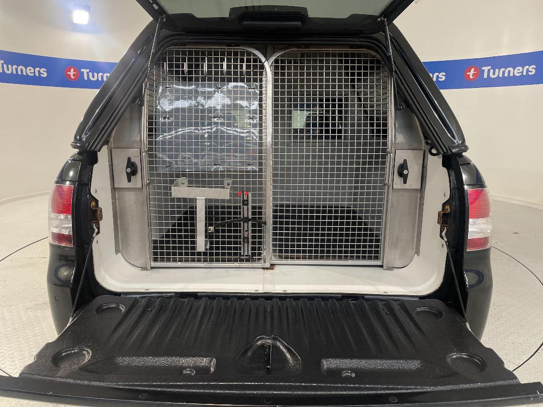 Photo '14' of Holden Commodore Photo '14' of Holden Commodore