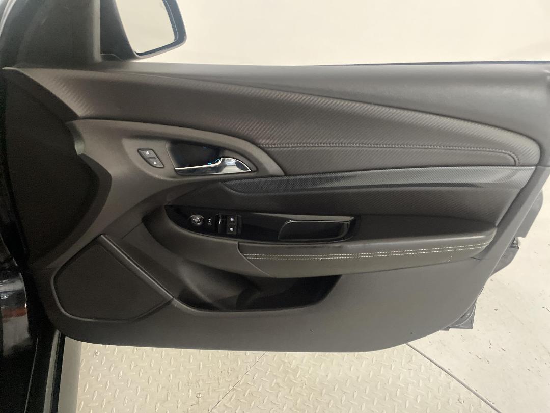 Photo '15' of Holden Commodore Photo '15' of Holden Commodore