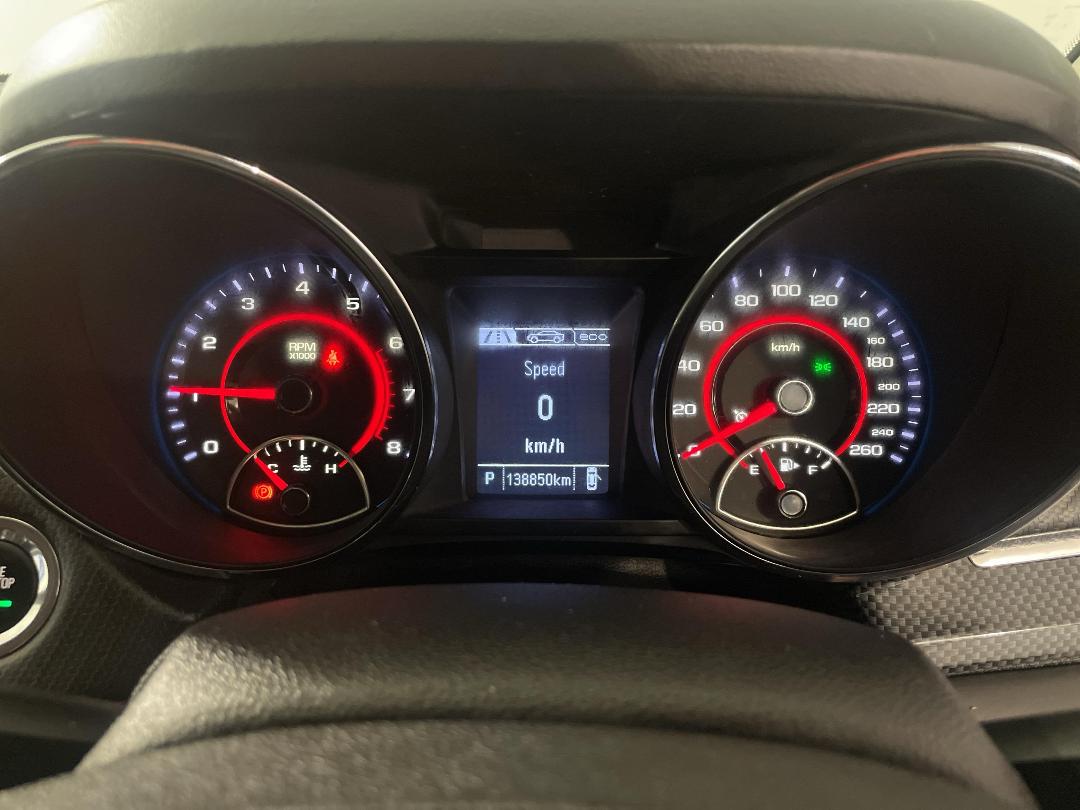 Photo '19' of Holden Commodore Photo '19' of Holden Commodore