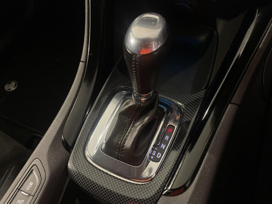 Photo '29' of Holden Commodore Photo '29' of Holden Commodore