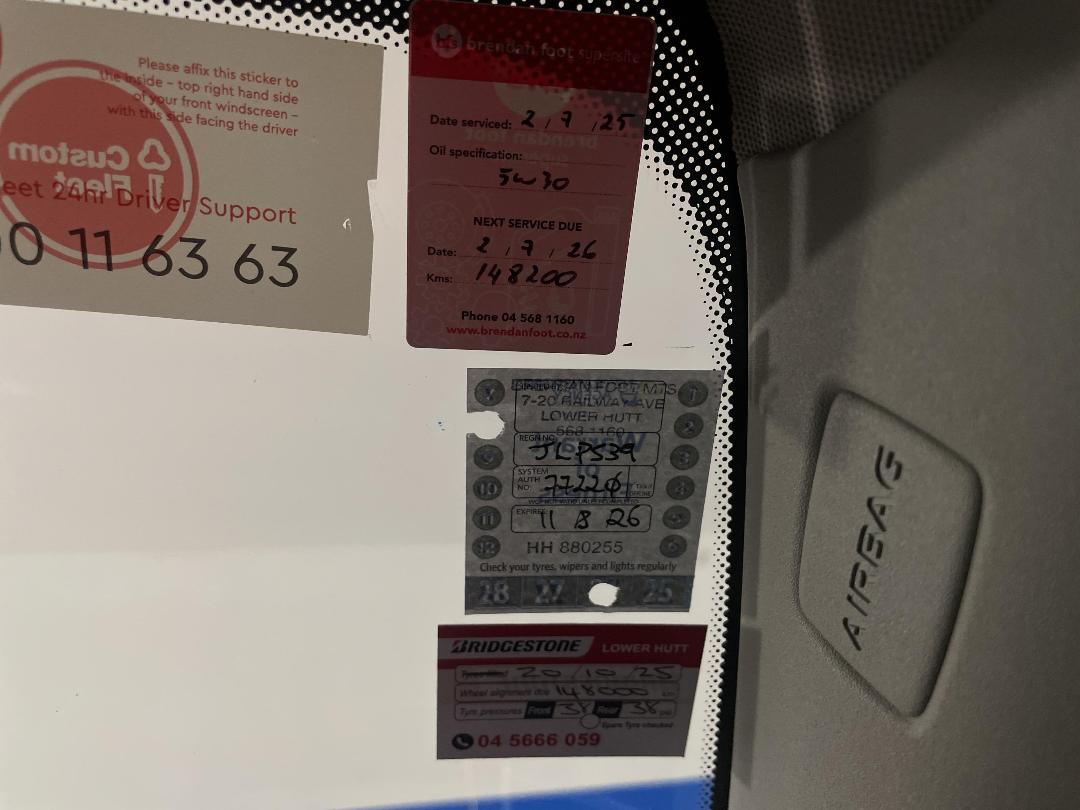 Photo '31' of Holden Commodore Photo '31' of Holden Commodore